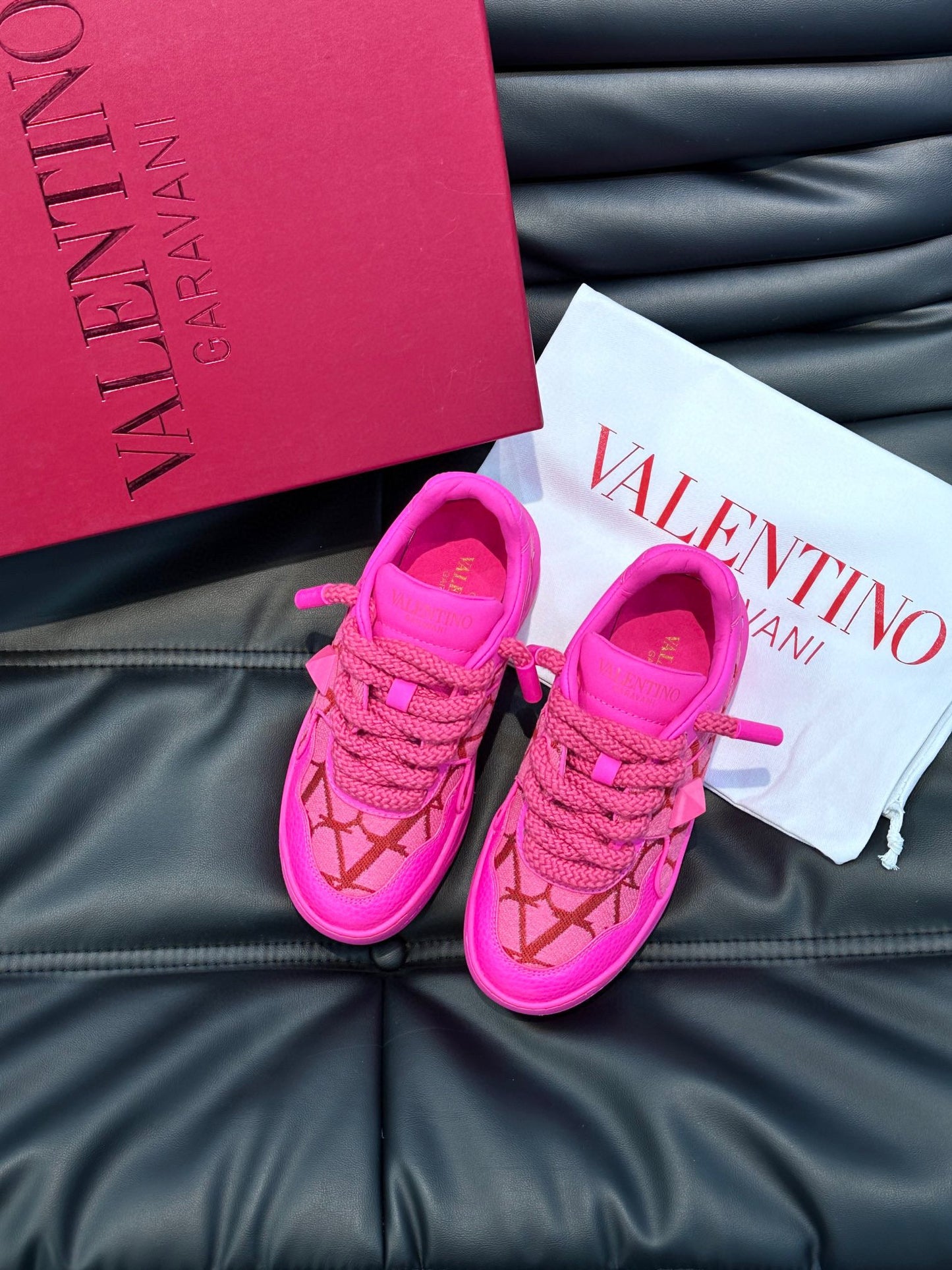 Valentino One Stud XL PINK