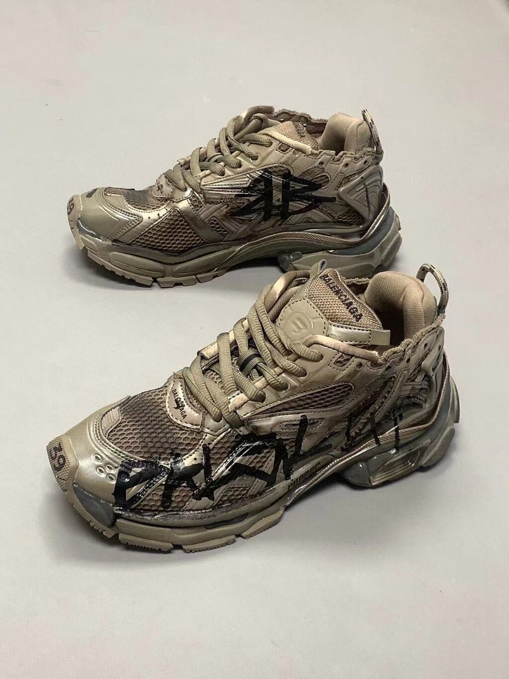 Balenciaga Runner Grafitti Sneakers (Pronta entrega)