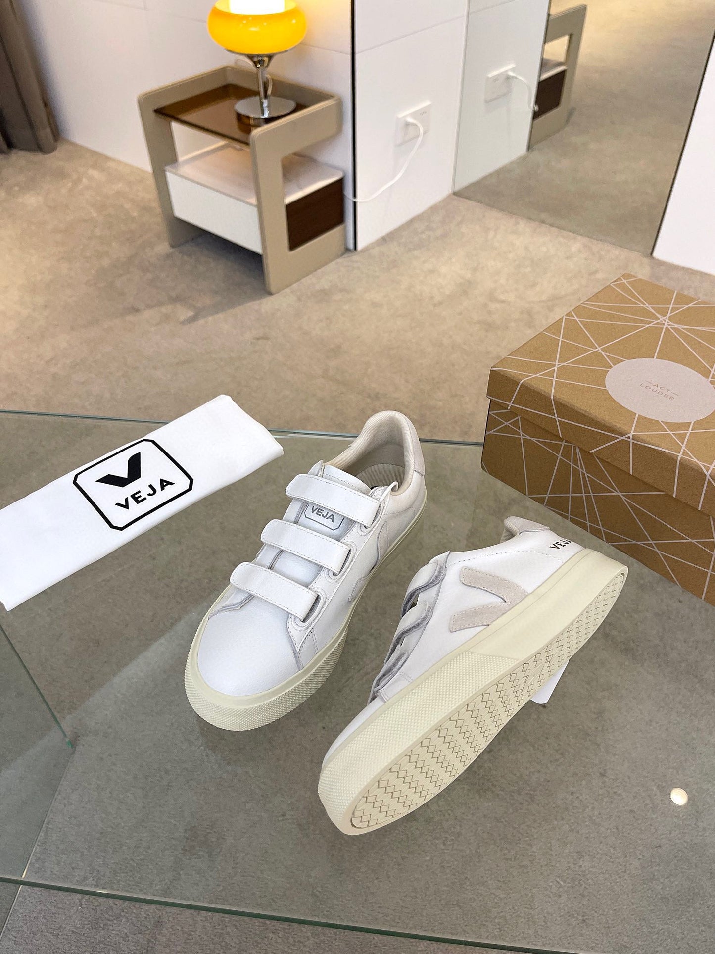 Veja Esplar Leather Cream White