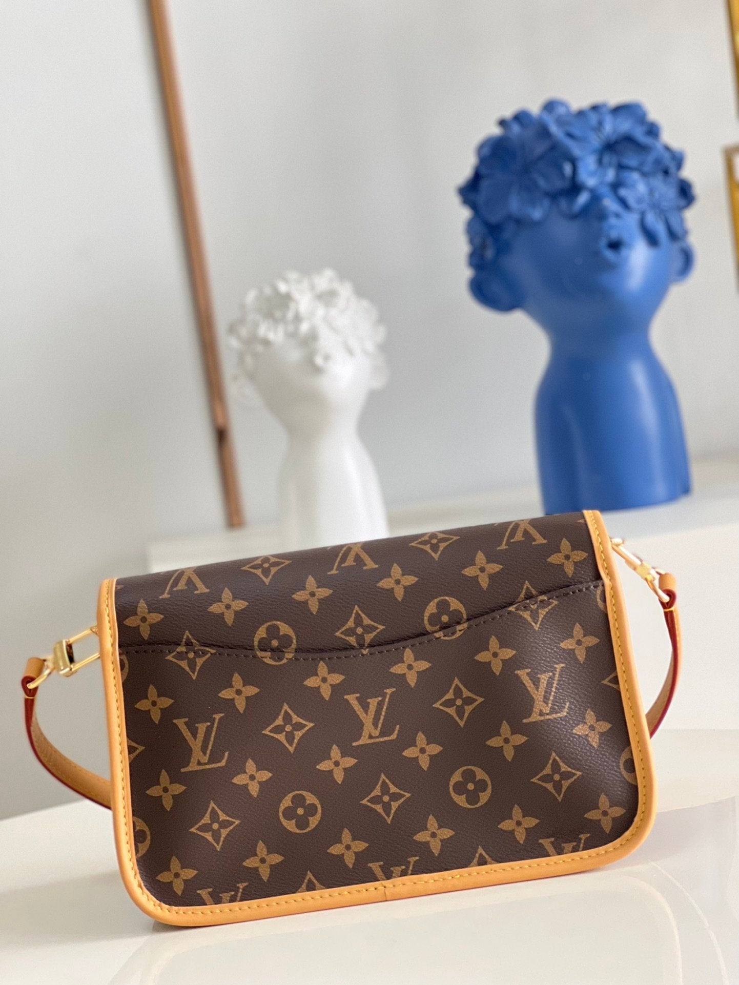 Bolsa Diane Monogram