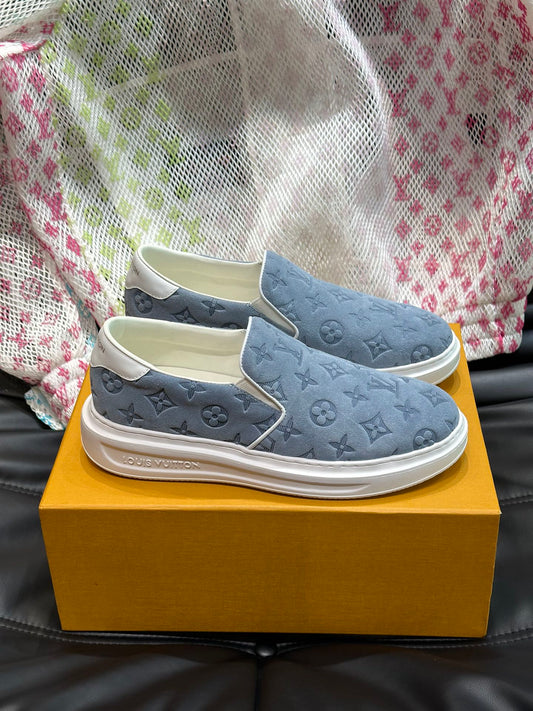 Lv Slip on Suede Gray