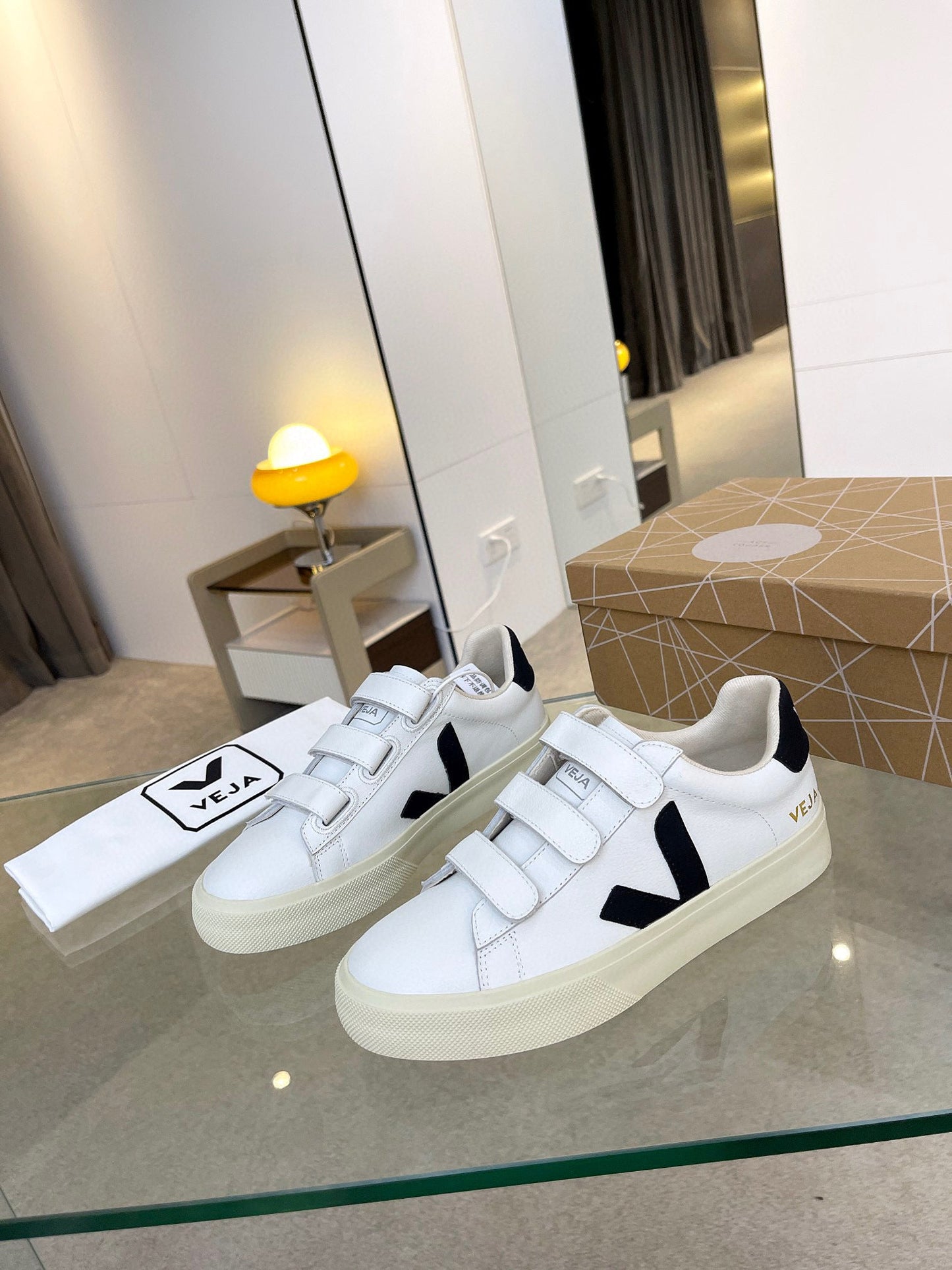 Veja Campo Low Chromefree White Black