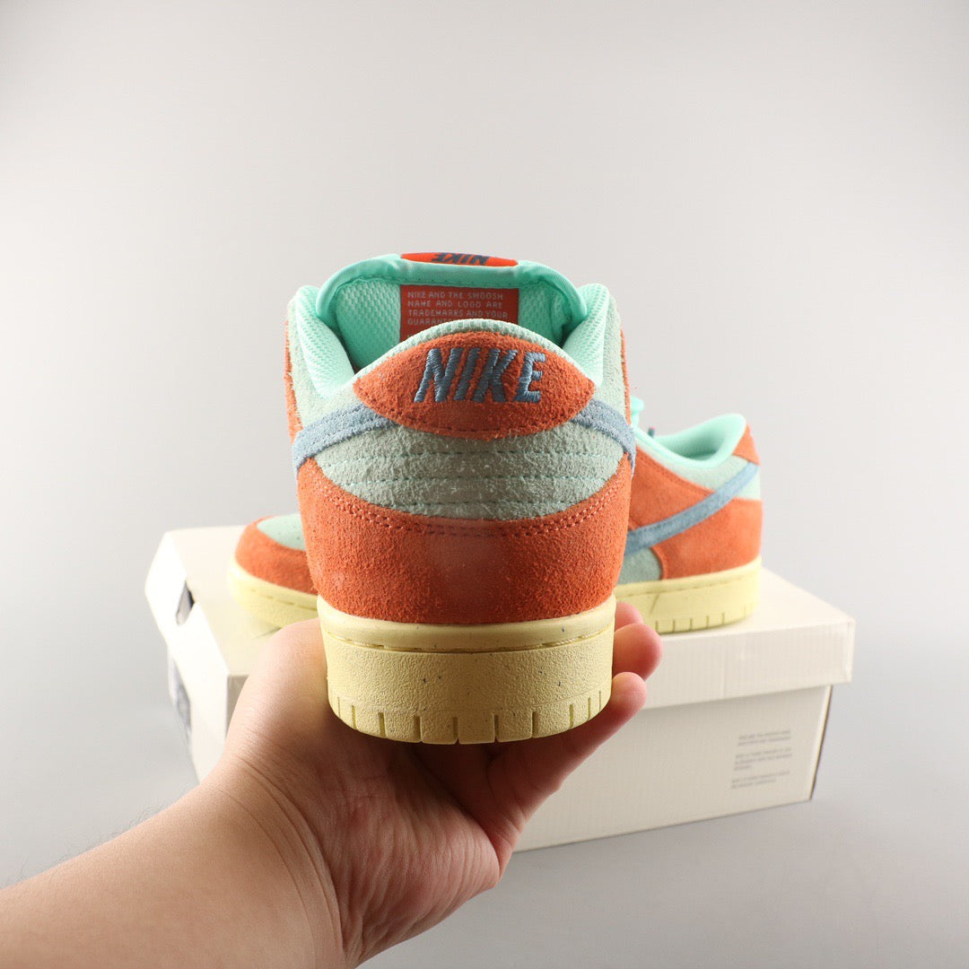 Nike SB Dunk Low Orange Emerald Rise DV5429-800