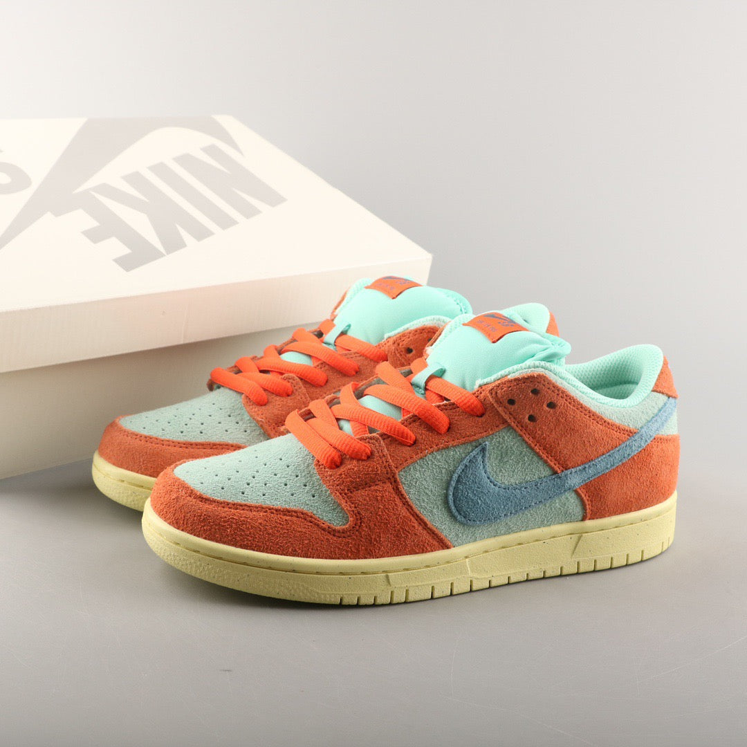 Nike SB Dunk Low Orange Emerald Rise DV5429-800