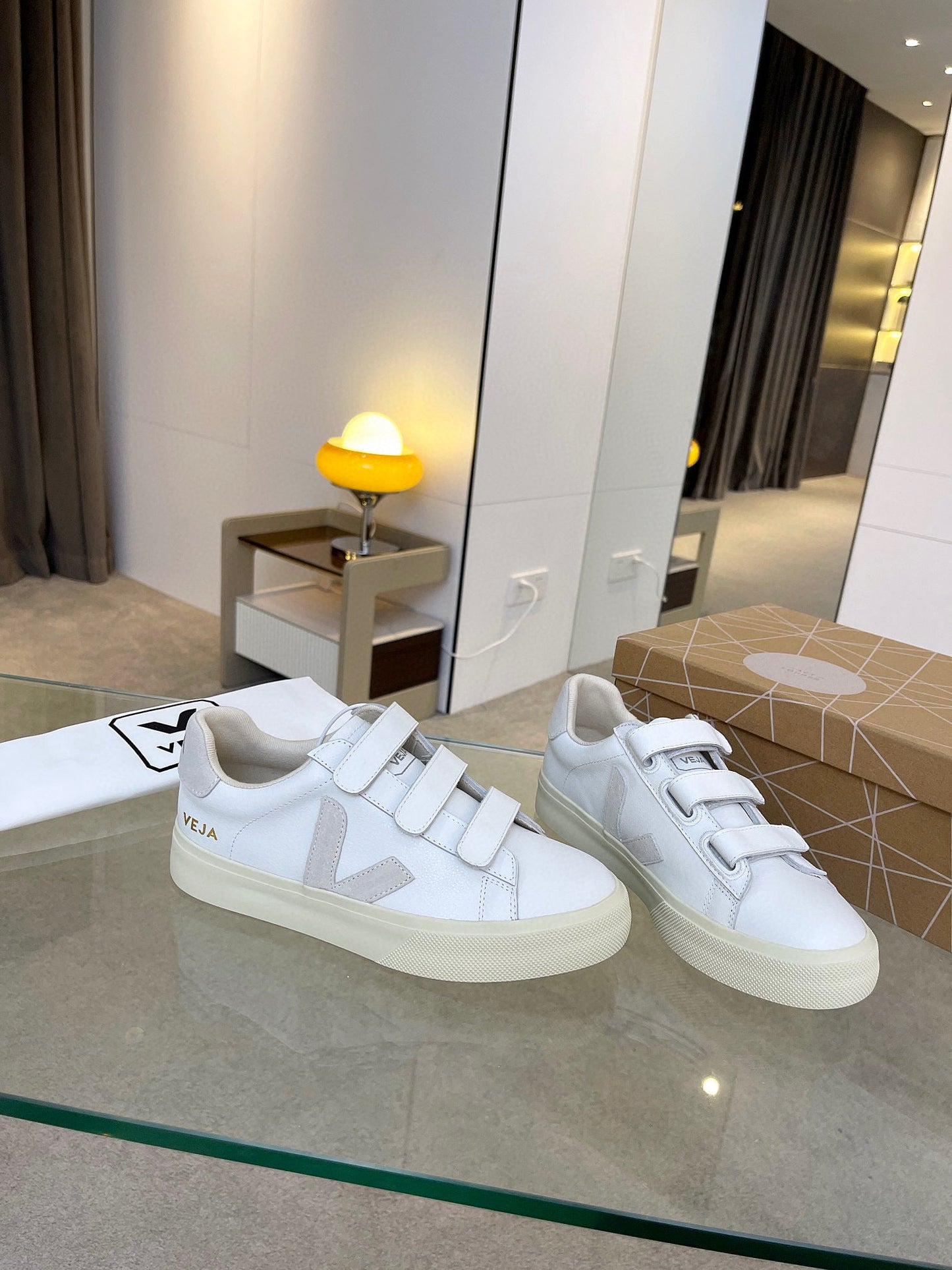 Veja Esplar Leather Cream White