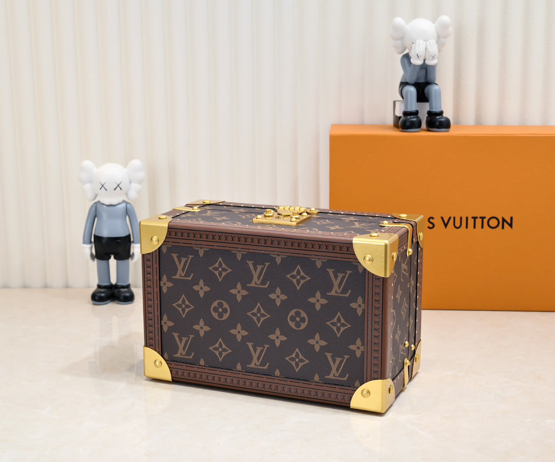 LV Trunk Monogram