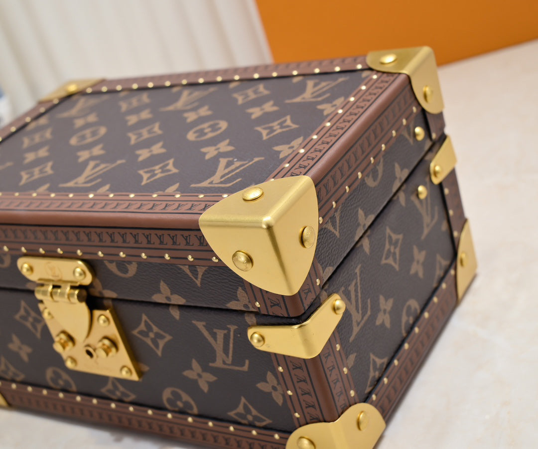 LV Trunk Monogram