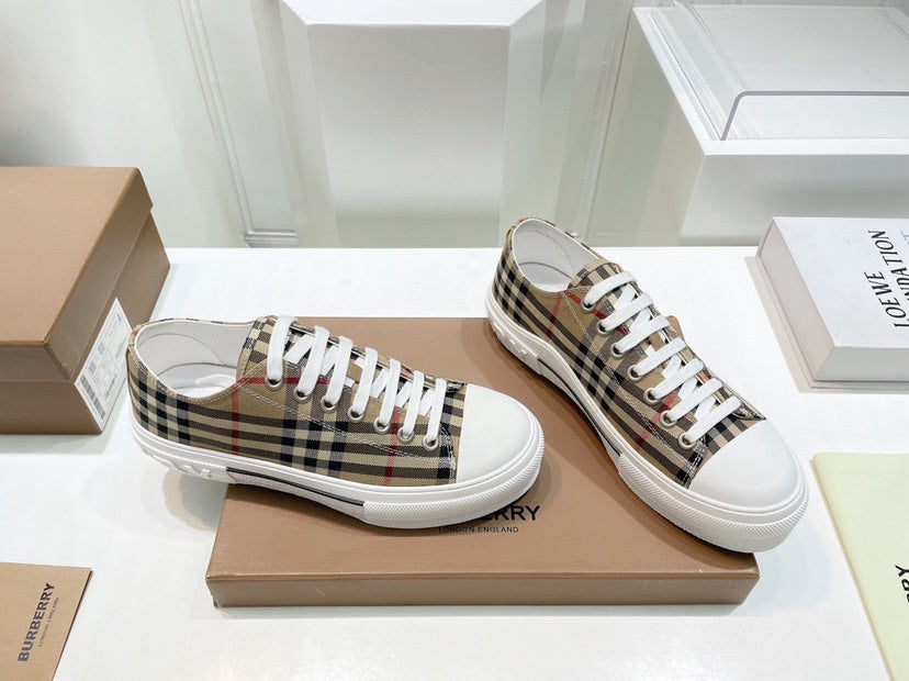 Tênis Burberry Vintage Low