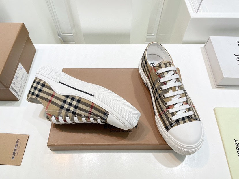 Tênis Burberry Vintage Low