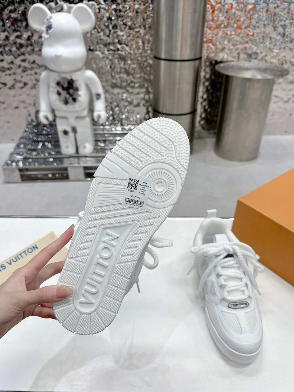 Lv Skate White