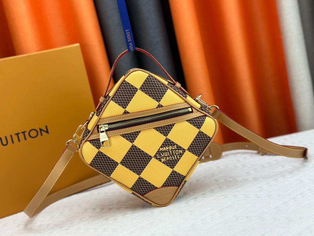 Lv Messenger Chess Yellow