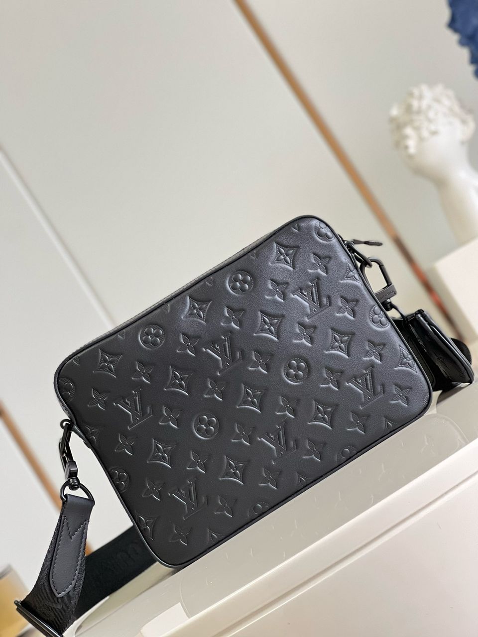 Lv Duo Messenger Black