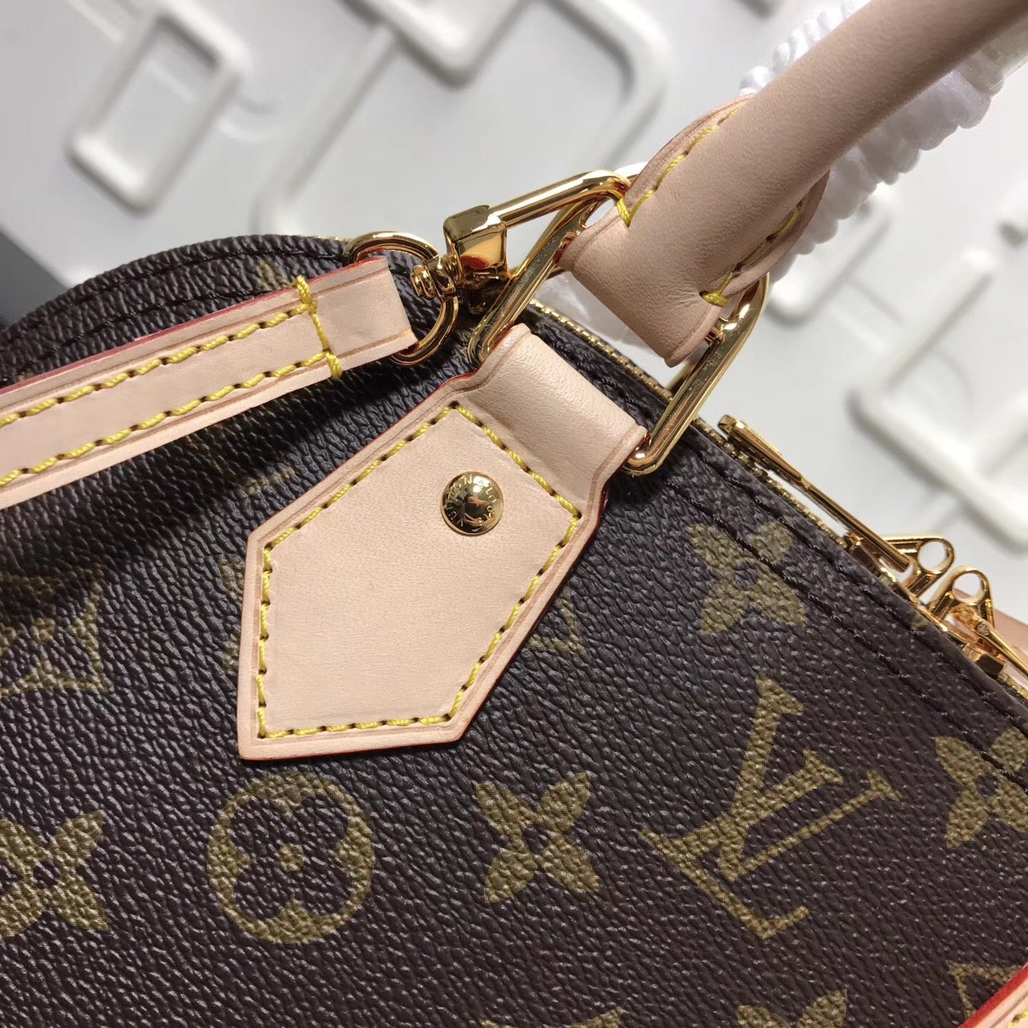 Bolsa Alma BB Monogram