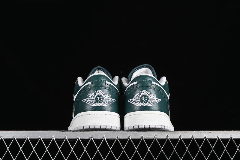 Jordan 1 Low SE Oxidized Green