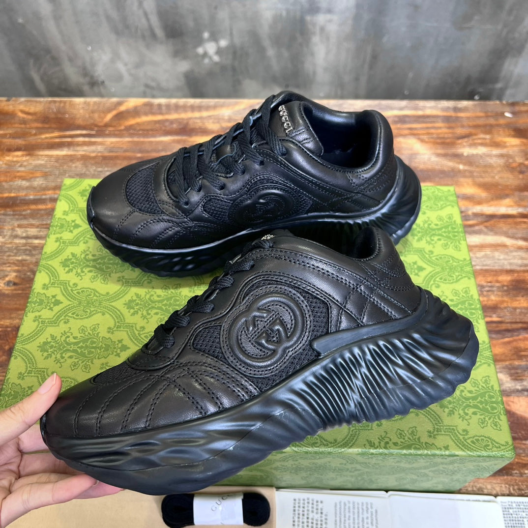 Men's Gucci Ripple trainer in black leather