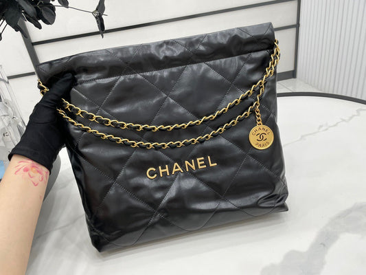 Chanel Hobo 22 Quilted Black