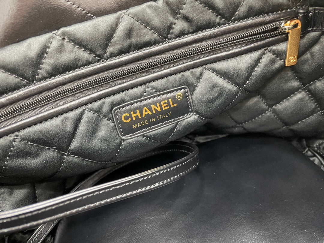 Chanel Hobo 22 Quilted Black