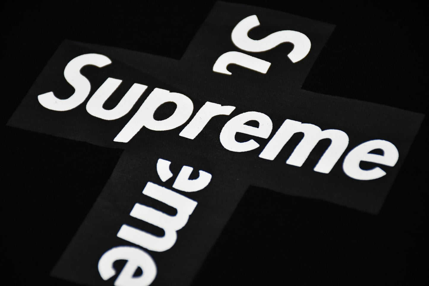 Camiseta Supreme Cross Box