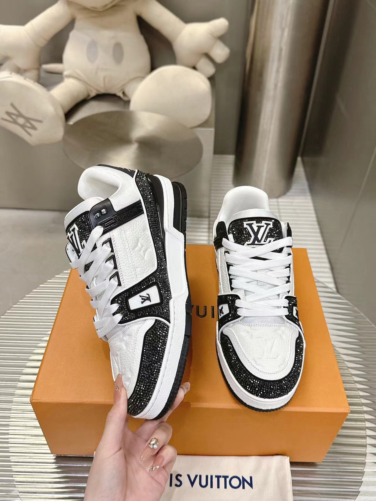 Trainer Black White Crystals