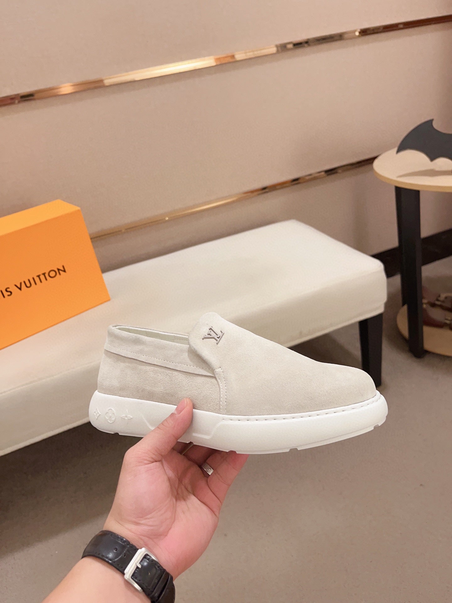 Lv Slip on Suede White