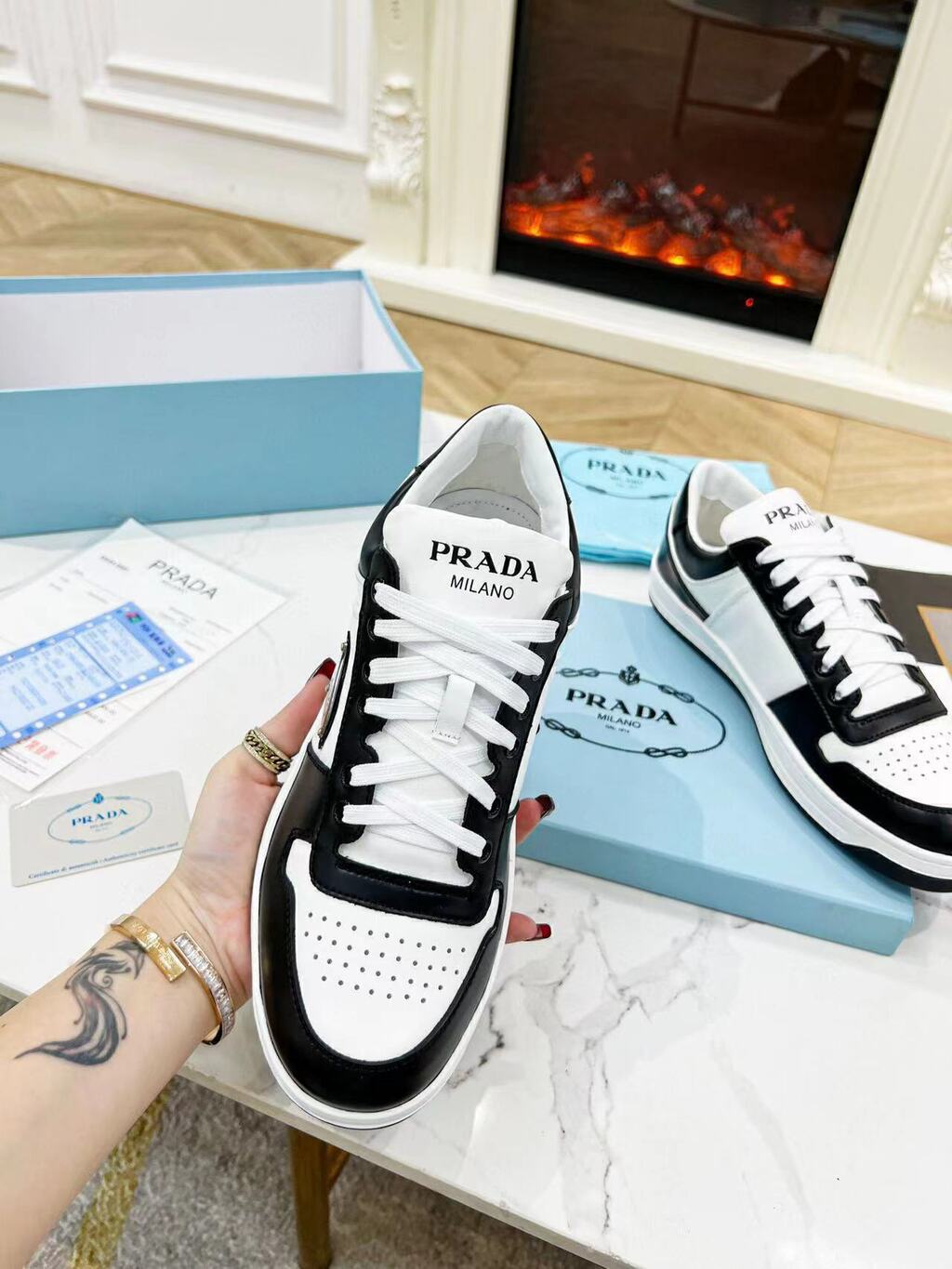 Prada Downtown Low Top Sneakers Leather White Black (Pronta entrega)