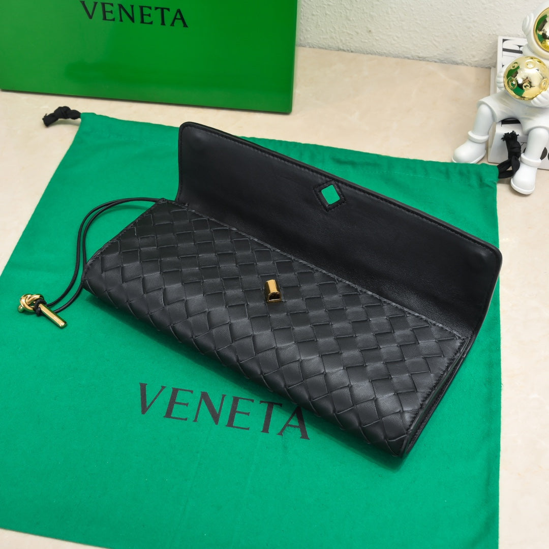 Andiamo Clutch Black Bottega Veneta