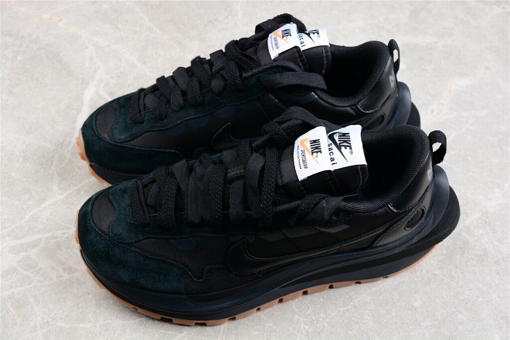 Nike Vaporwaffle sacai Black Gum DD1875-001