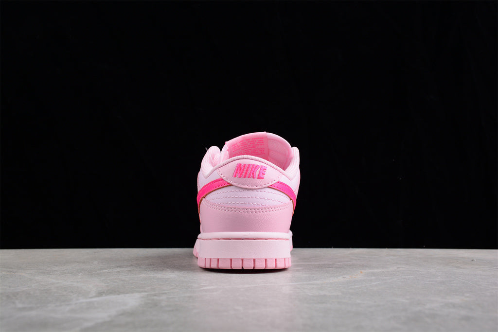 Nike Dunk Low Triple Pink