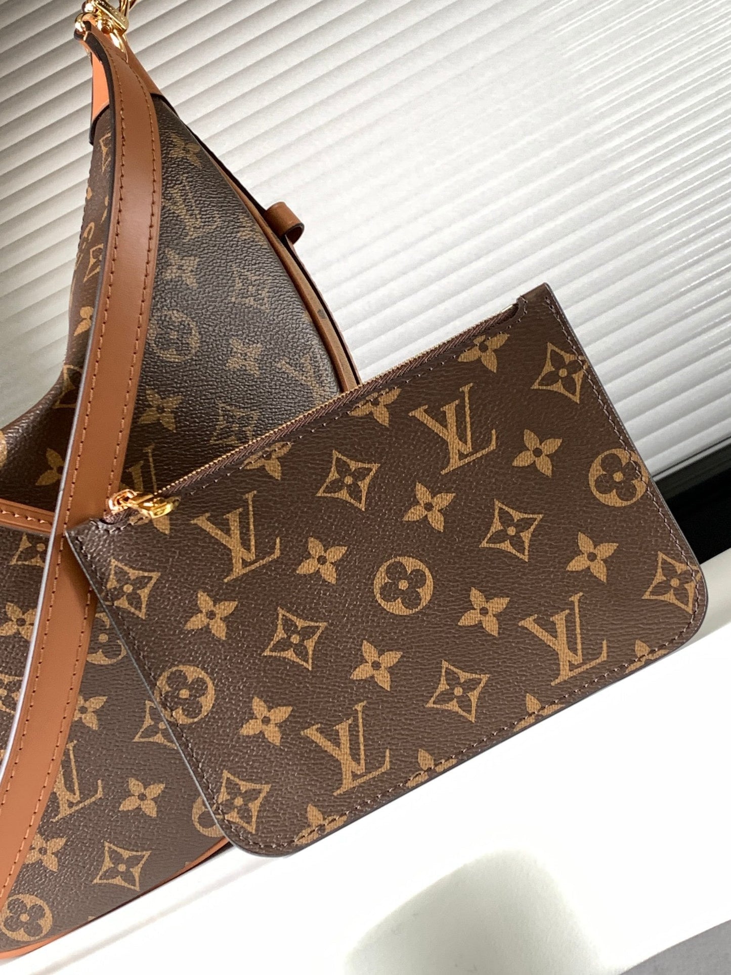 Bolsa Hobo Loop Monogram Louis Vuitton