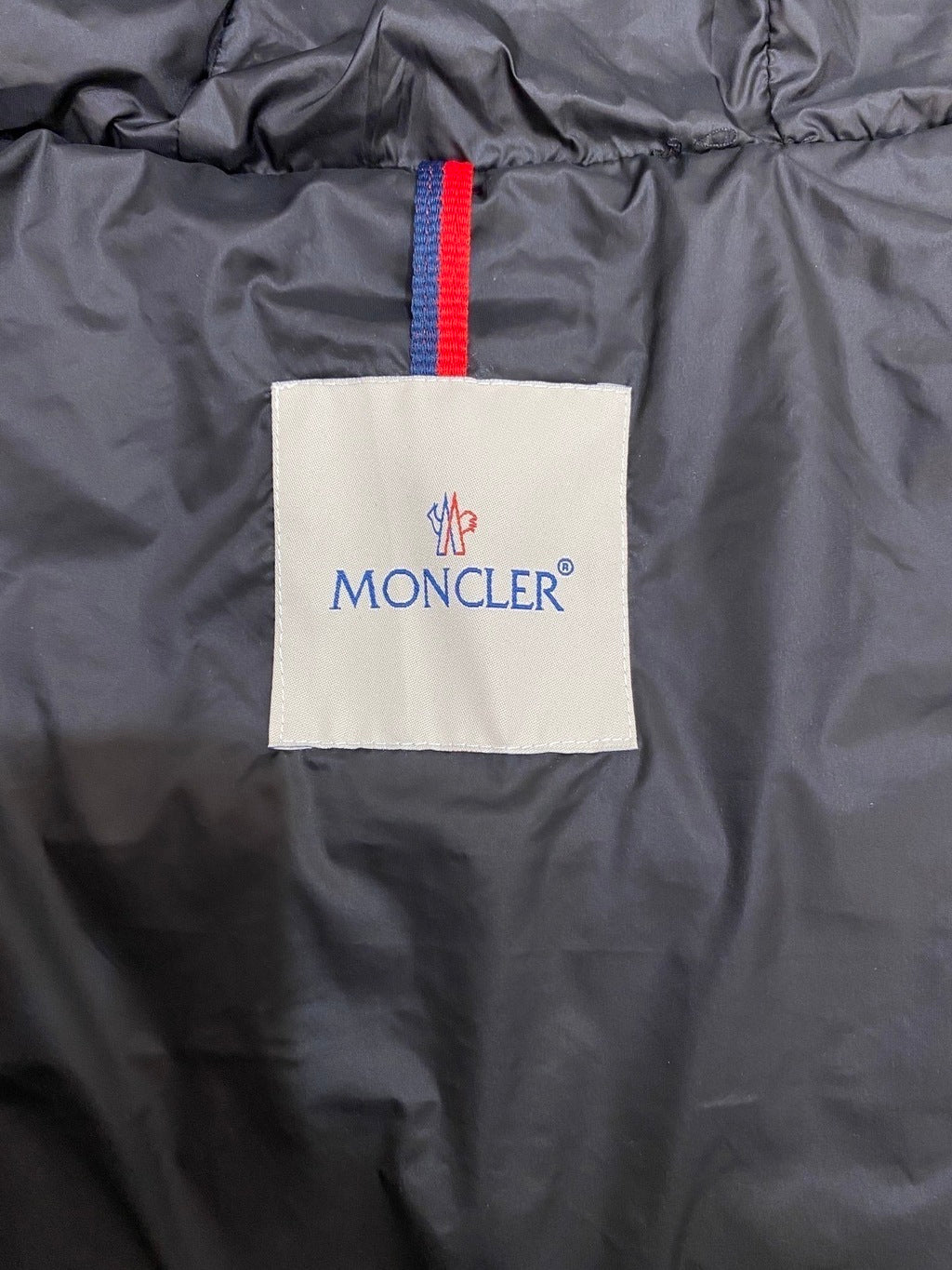 MONCLER SLEEVELESS - BOURNE WHITE \ BLACK