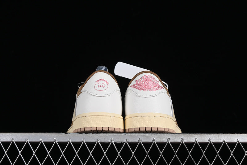 TRAVIS SCOTT X AIR JORDAN 1 LOW OG SAIL/SHY PINK/MUSLIN