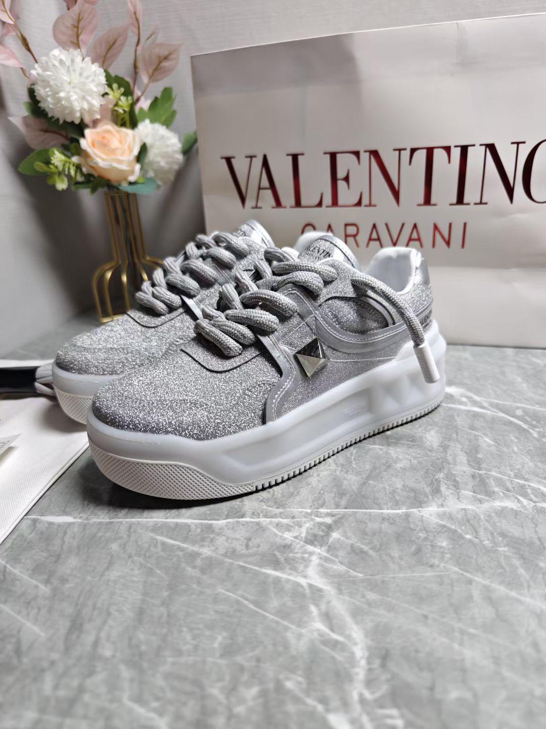 Valentino One Stud XL