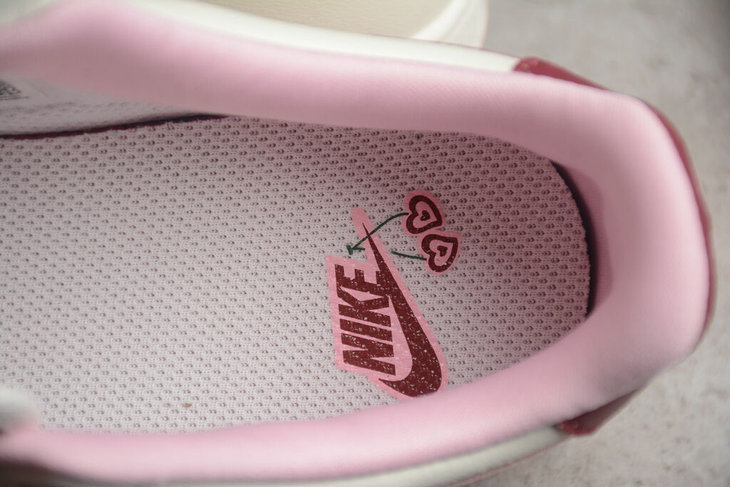 NIKE AIR FORCE 1 Low Valentine's Day FD4616-161