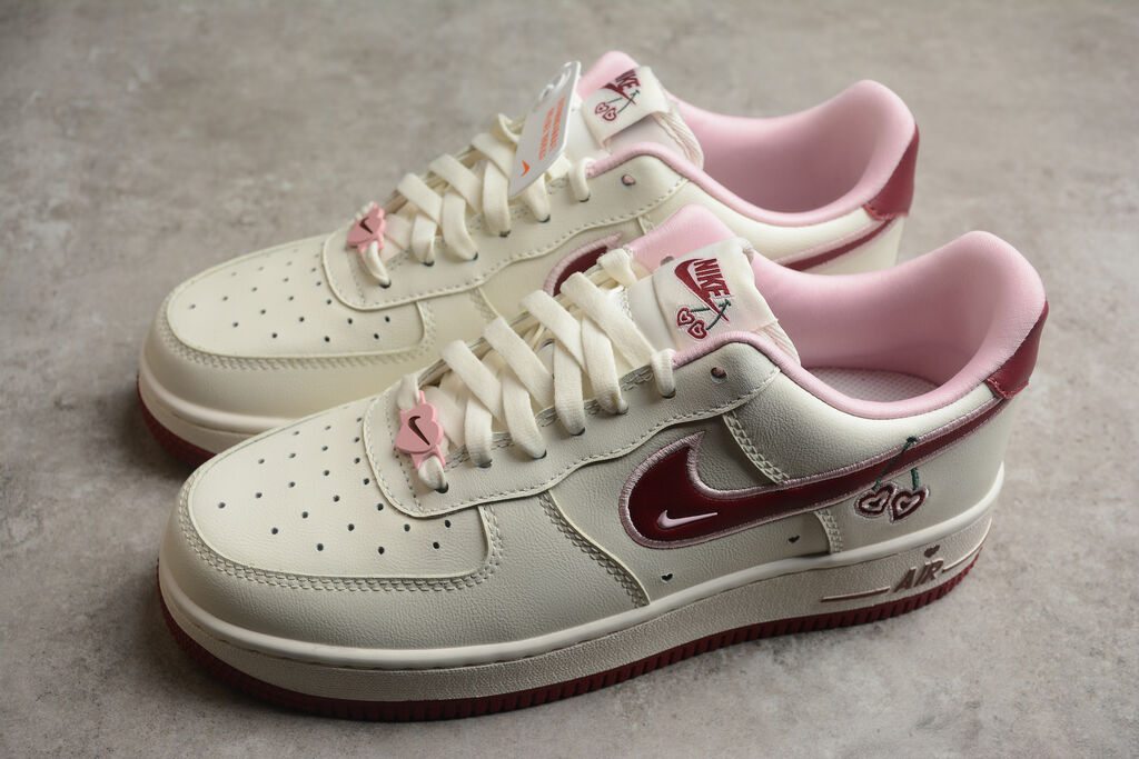 NIKE AIR FORCE 1 Low Valentine's Day FD4616-161