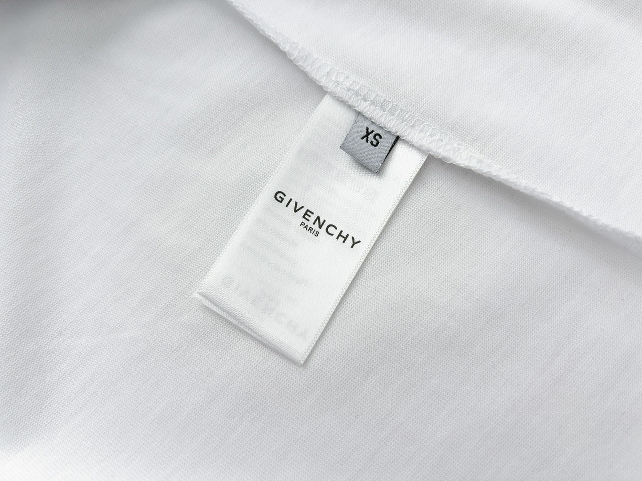 Camiseta Givenchy