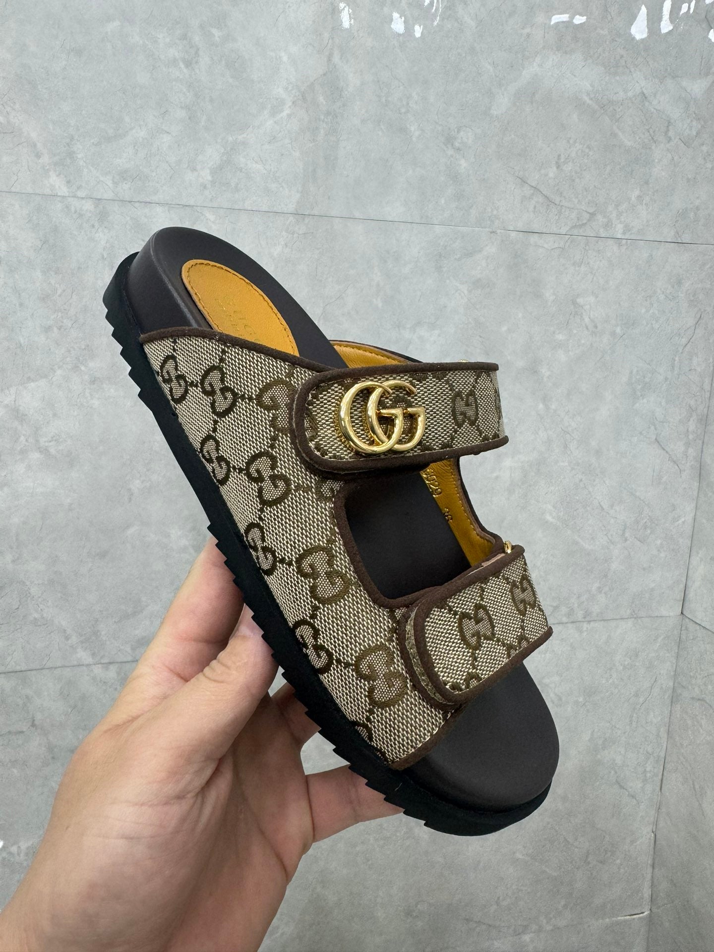 Sandalia GUCCI GG Slider com Double Bege Black