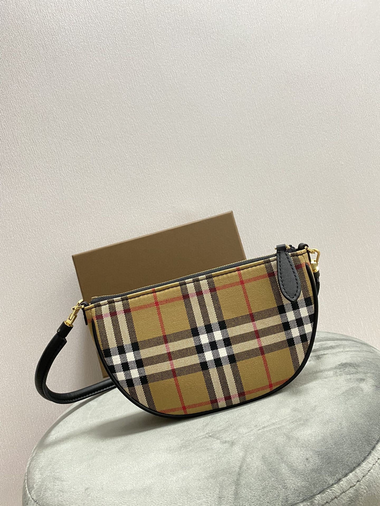 Burberry Vintage Check Cotton Olympia Pouch Archive Beige