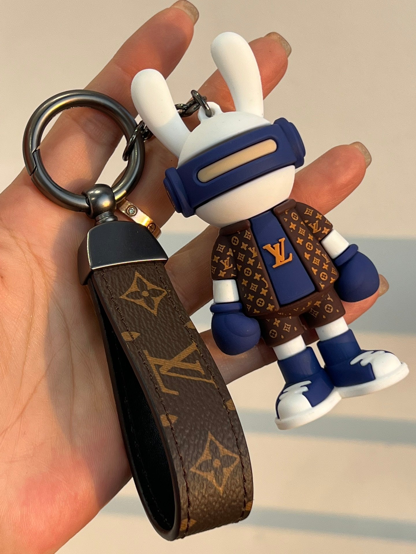 Chaveiro Bag Charm Lv White Rabbit Key Chain