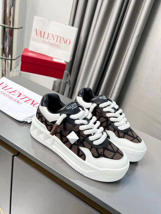 Valentino One Stud XL Brown