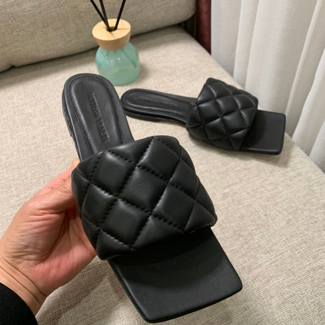 Sandália Bottega Veneta Padded Flat Nero