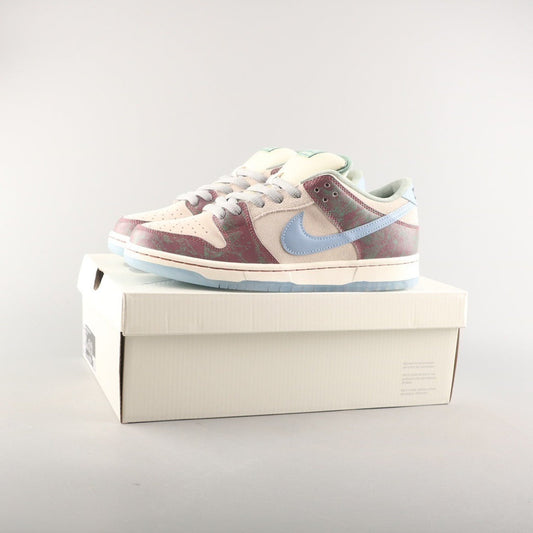 Nike SB Dunk Baixo Clube de Skate Crenshaw FN4193-100