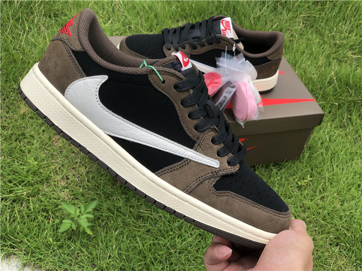 Jordan 1 Retro Low OG SP Travis Scott Dark Mocha CQ4277-001