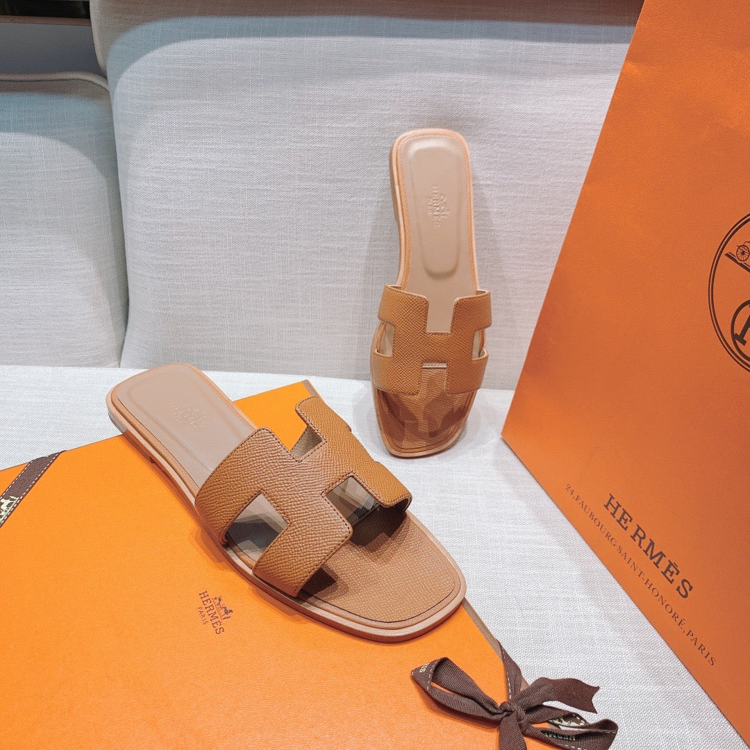 Hermes Oran Sandal Gold Box Calfskin Leathe (Pronta entrega)