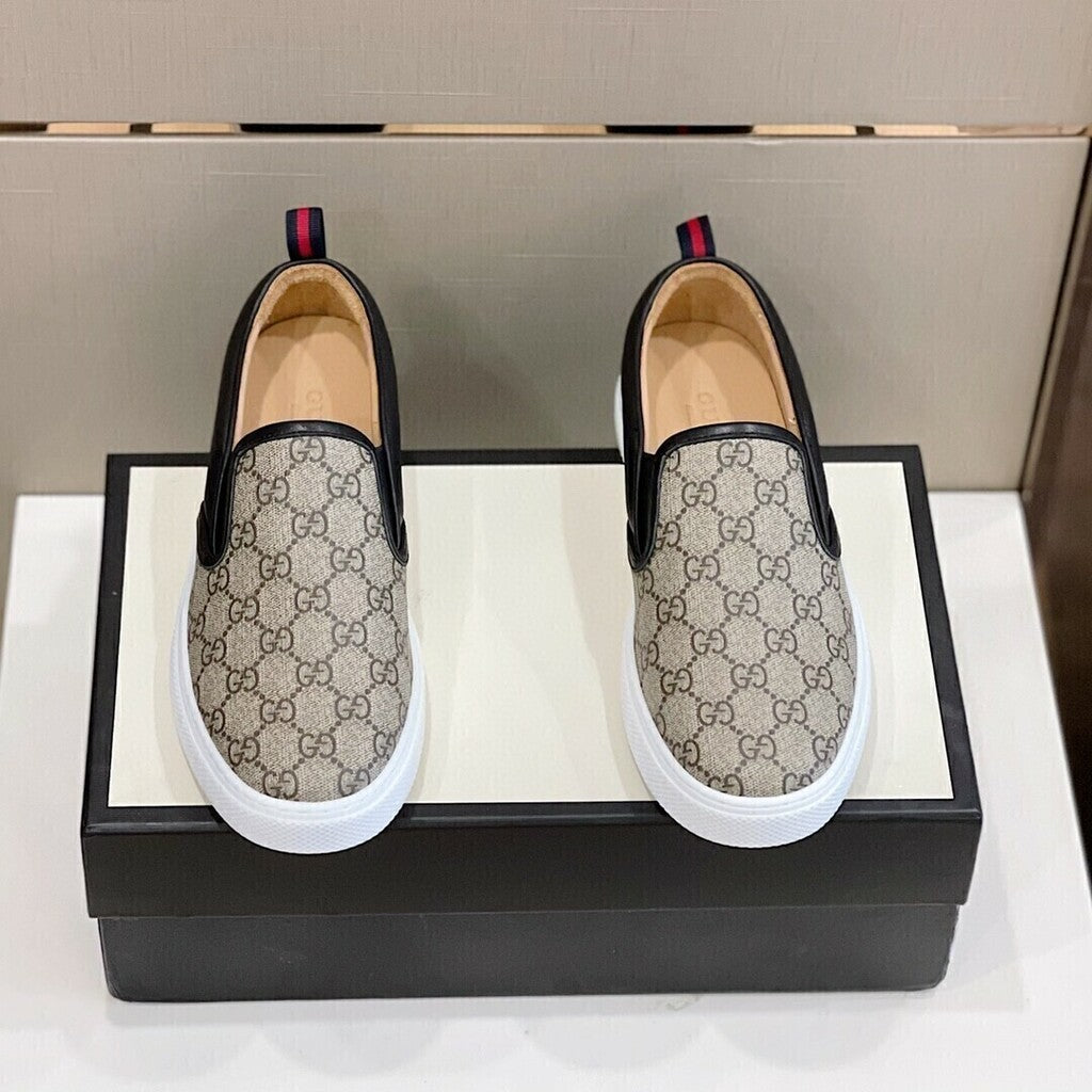 GUCCI GG Supreme Slip On