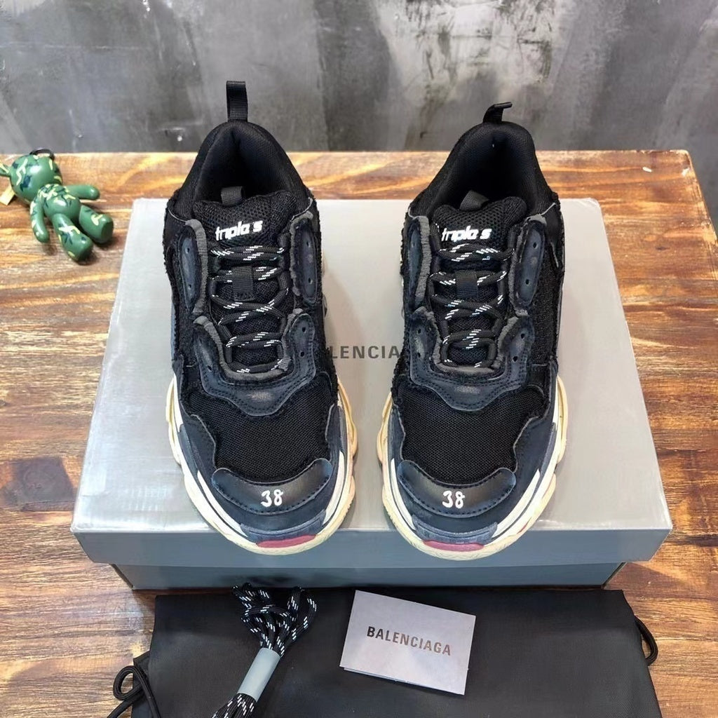 BALENCIAGA TRIPLE S