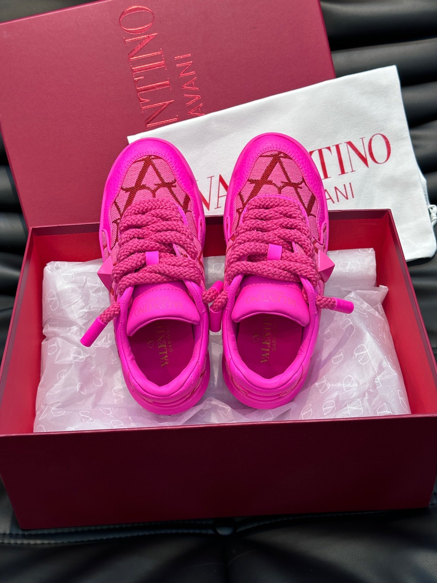 Valentino One Stud XL PINK