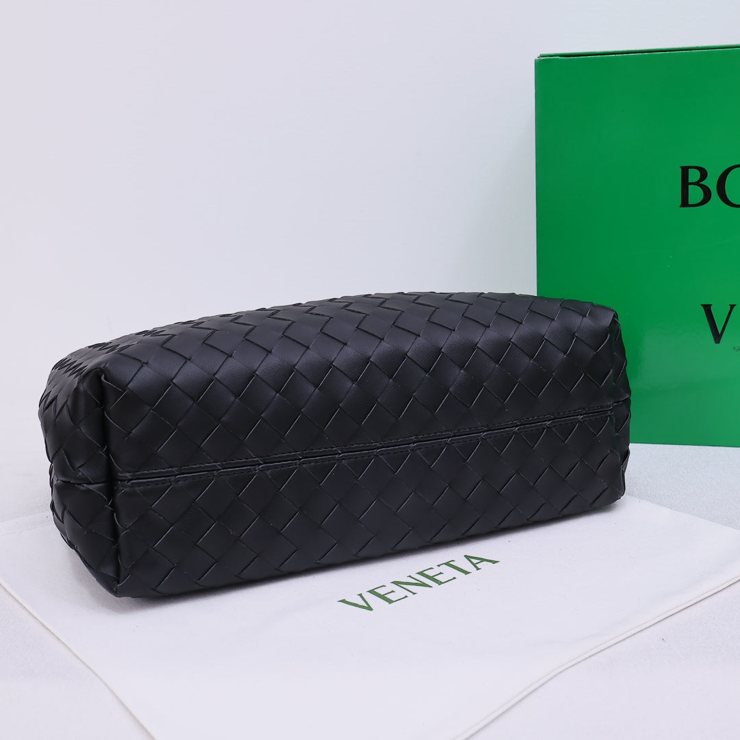 Bottega Veneta Andiamo Bag Medium Black