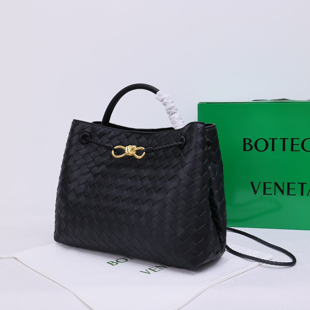 Bottega Veneta Andiamo Bag Medium Black