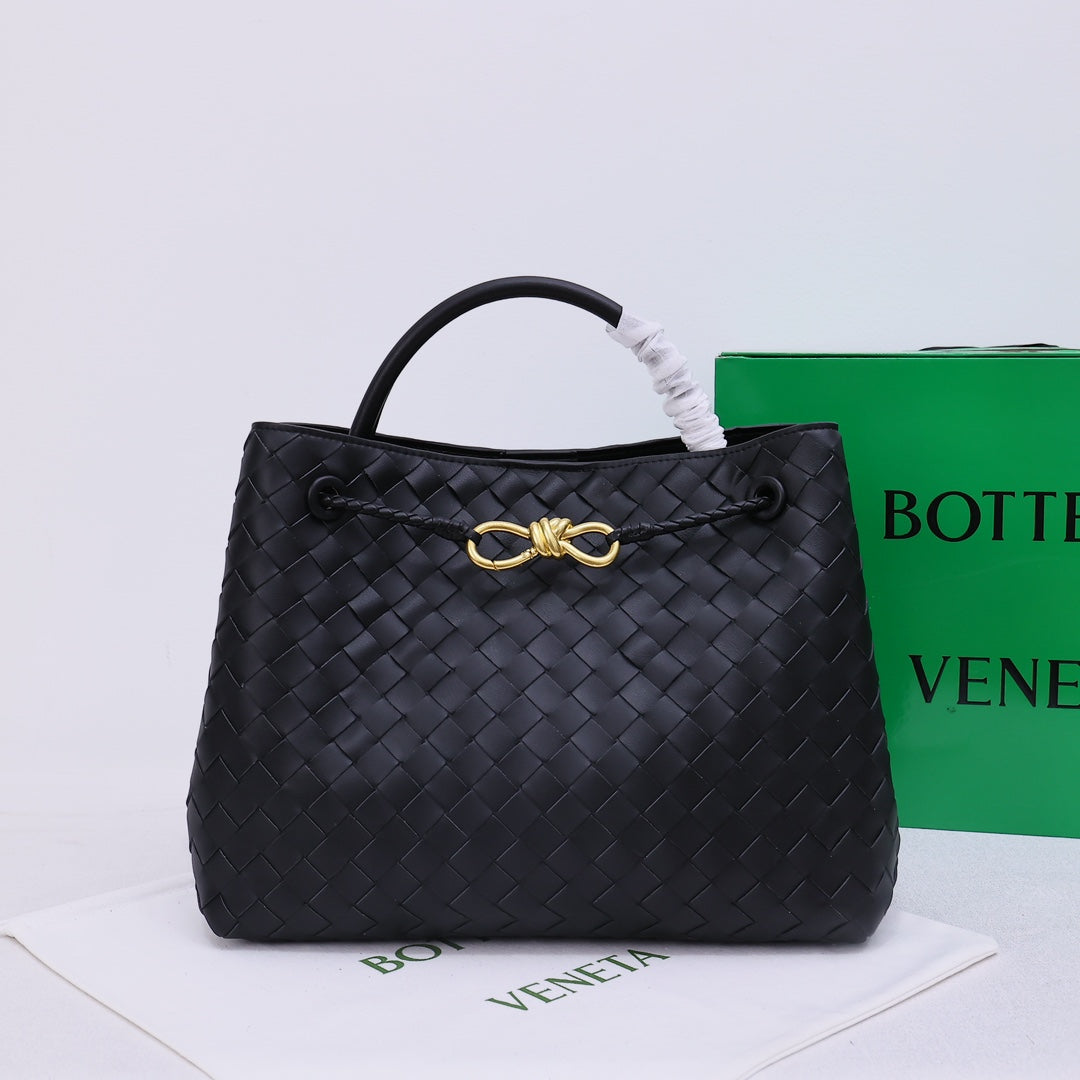 Bottega Veneta Andiamo Bag Medium Black