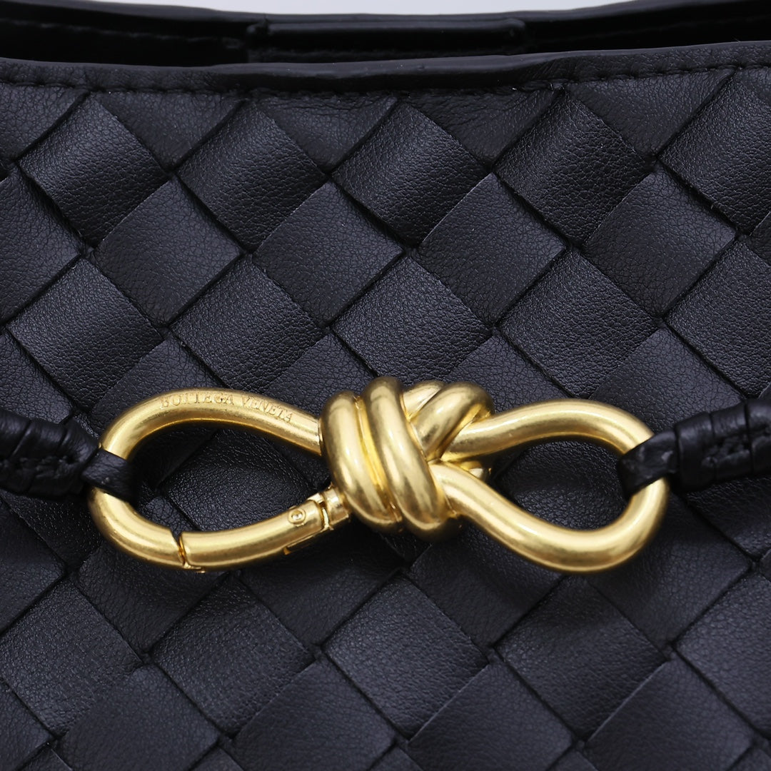 Bottega Veneta Andiamo Bag Medium Black